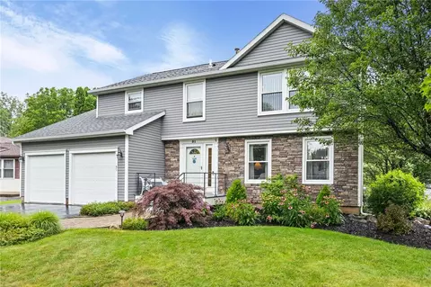 51 Ryans Run, Ogden, NY 14624