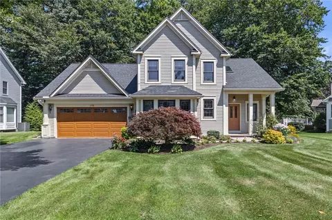 170 English Station Rd, Greece, NY 14616