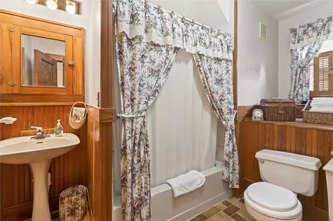 Bath - 3948 Culver Rd, Irondequoit, NY 14622 photo 1 of 1