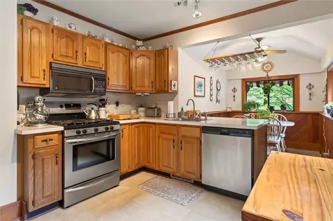 Kitchen - 3948 Culver Rd, Irondequoit, NY 14622 photo 3 of 4