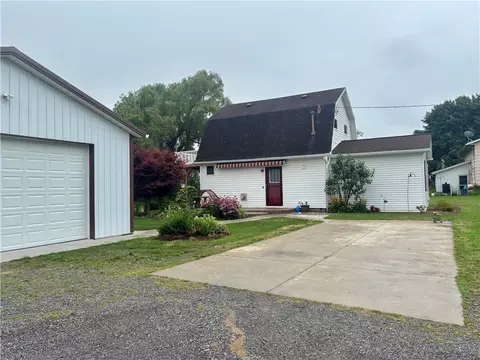Exterior - 2817 Main St, Piffard, NY 14533 photo 2 of 9