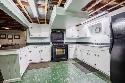 Kitchen - 77 Willowen Dr, Irondequoit, NY 14609 photo 5 of 5