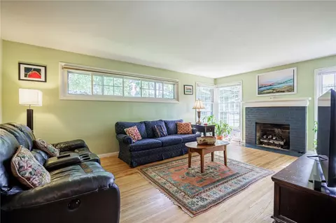 Living - 77 Willowen Dr, Irondequoit, NY 14609 photo 2 of 3