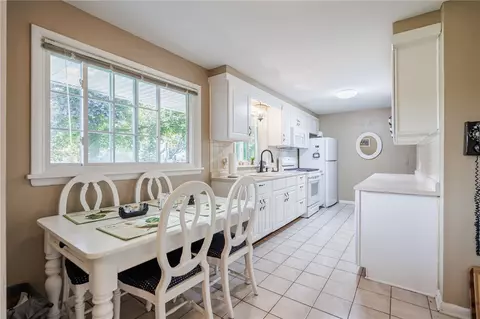 Kitchen - 77 Willowen Dr, Irondequoit, NY 14609 photo 1 of 5