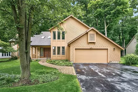 82 Brush Creek Dr, Greece, NY 14612