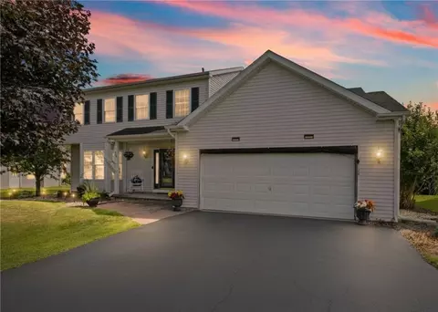 268 Jonquil Ln, Greece, NY 14612