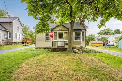 134 Clark St, Canandaigua, NY 14424