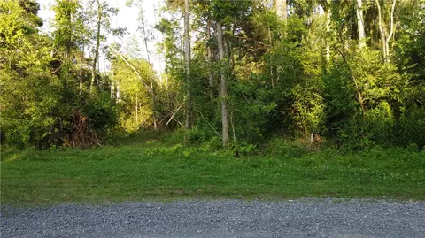 1828 Lake Rd, Webster, NY 14580 photo 6
