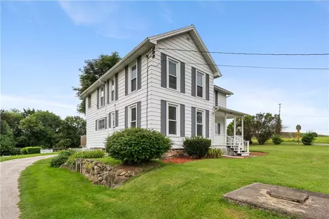 6281 Brownsville Rd, Farmington, NY 14425