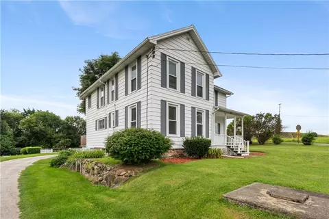 6281 Brownsville Rd, Farmington, NY 14425