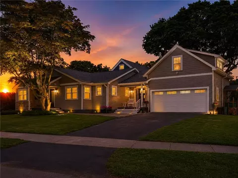 108 Mayflower Dr, Rochester, NY 14618