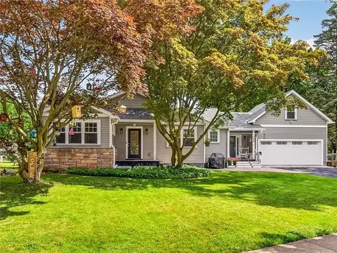 108 Mayflower Dr, Rochester, NY 14618