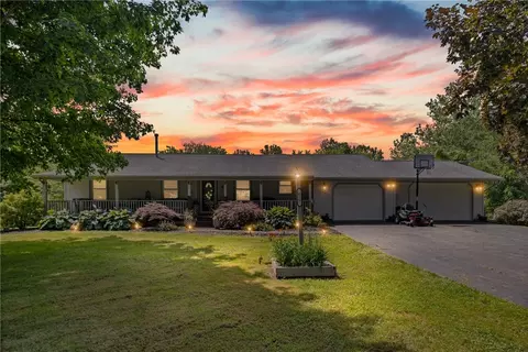 615 Moul Rd, Parma, NY 14468