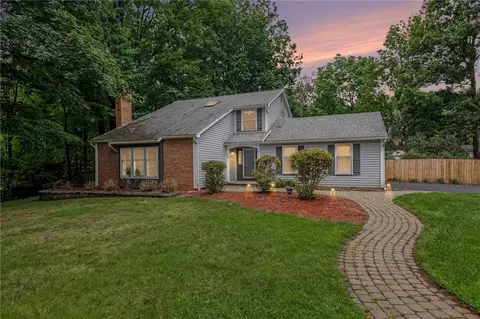 26 Shelter Creek Ln, Perinton, NY 14450