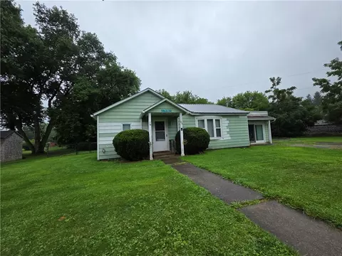 23 Hills St, Wellsville, NY 14895