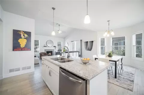 Kitchen - 511 Audubon Trl, Irondequoit, NY 14622 photo 7 of 9