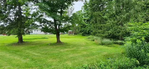 Exterior - 9560 Brandywine Dr, Wayne, NY 14893 photo 6 of 14