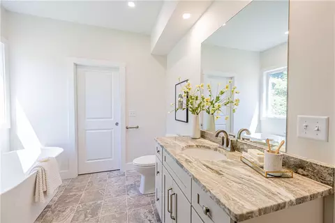 Bath - 673 Seneca Rd, Irondequoit, NY 14622 photo 1 of 7