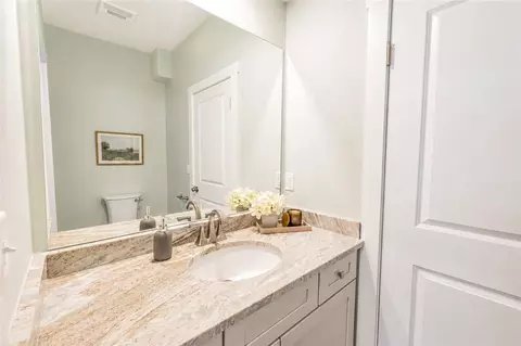 Bath - 673 Seneca Rd, Irondequoit, NY 14622 photo 3 of 7