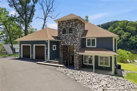 Exterior - 667 Seneca Rd, Irondequoit, NY 14622 photo 7 of 7