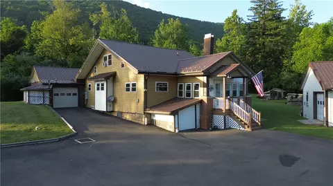 90 Crestline Rd, Sinnamahoning, PA 15861