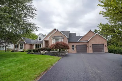 77 Cobblefield Way, Pittsford, NY 14534