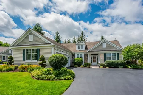 3 Callahan Ct, Pittsford, NY 14534