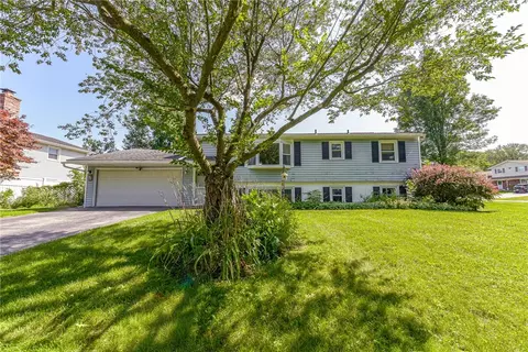 35 Lori Ln, Gates, NY 14624