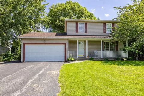 6 Tearose Meadow Ln, Brockport, NY 14420