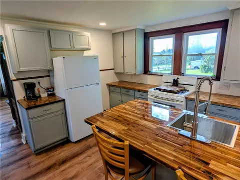 Kitchen - 3268 Route 446, Eldred, PA 16731 photo 2 of 5