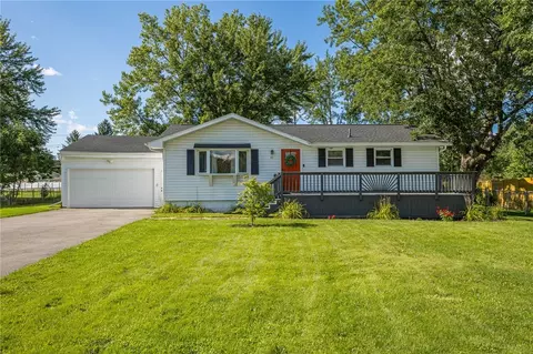 93 Vollmer Pkwy, Rochester, NY 14623