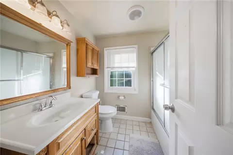 Bath - 968 Rumson Rd, Greece, NY 14616 photo 2 of 5