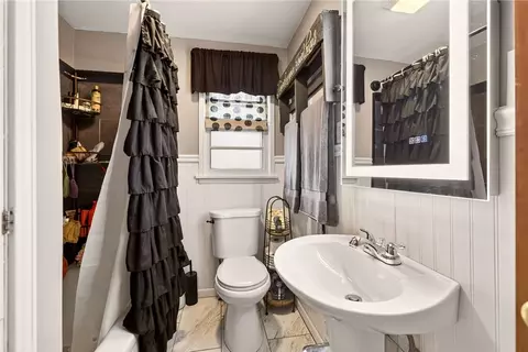 Bath - 74 Vinal Ave, Irondequoit, NY 14609 photo 1 of 2