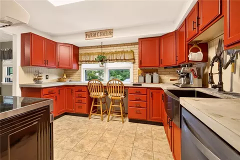 Kitchen - 74 Vinal Ave, Irondequoit, NY 14609 photo 4 of 4