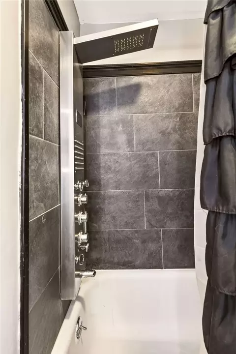 Bath - 74 Vinal Ave, Irondequoit, NY 14609 photo 2 of 2