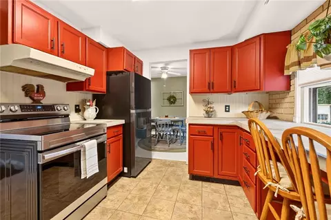Kitchen - 74 Vinal Ave, Irondequoit, NY 14609 photo 3 of 4