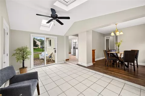 Entry Way - 187 Frontenac Hts, Irondequoit, NY 14617 photo 3 of 4
