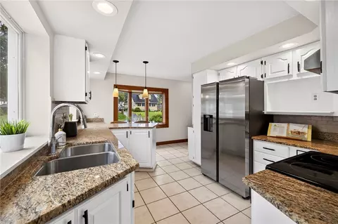Kitchen - 187 Frontenac Hts, Irondequoit, NY 14617 photo 4 of 5