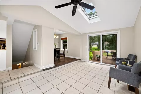 Entry Way - 187 Frontenac Hts, Irondequoit, NY 14617 photo 2 of 4