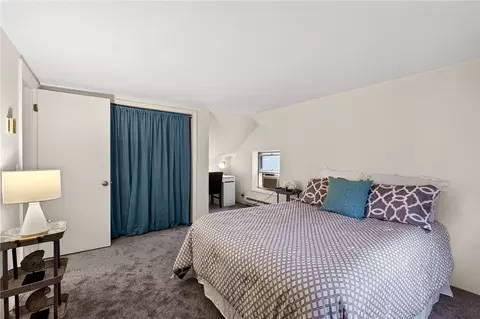 Bedroom - 187 Frontenac Hts, Irondequoit, NY 14617 photo 4 of 6