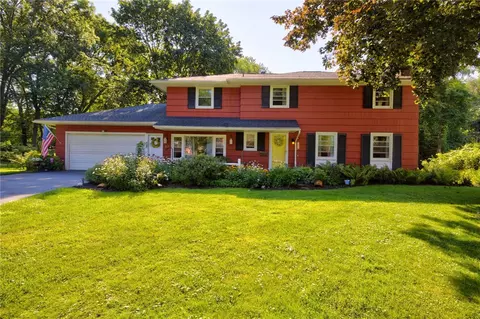 50 Leonard Cres, Penfield, NY 14526