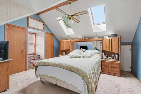 Bedroom - 3275 Culver Rd, Irondequoit, NY 14622 photo 7 of 8