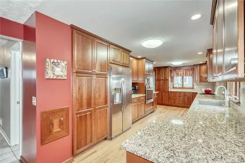 Kitchen - 721 Close Cir, Webster, NY 14580 photo 6 of 6