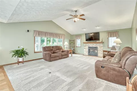 Living - 721 Close Cir, Webster, NY 14580 photo 4 of 6