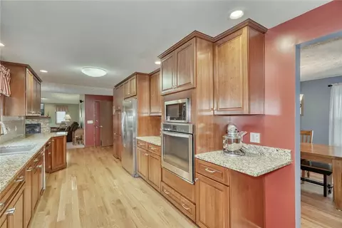 Kitchen - 721 Close Cir, Webster, NY 14580 photo 2 of 6