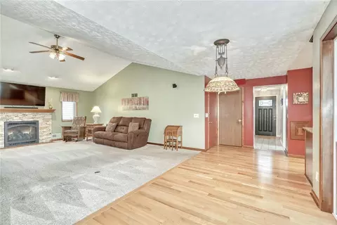 Living - 721 Close Cir, Webster, NY 14580 photo 2 of 6
