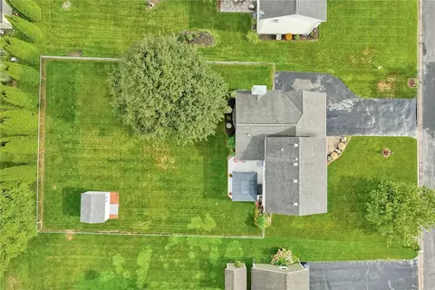 View/Area - 721 Close Cir, Webster, NY 14580 photo 2 of 4