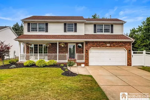 44 Wedgewood Dr, Cheektowaga, NY 14227
