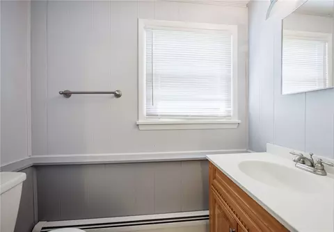 Bath - 90 Oakbend Ln, Irondequoit, NY 14617 photo 1 of 3