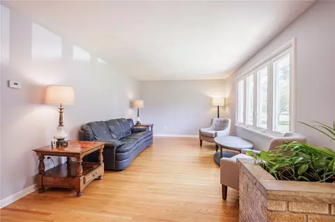Living - 90 Oakbend Ln, Irondequoit, NY 14617 photo 2 of 7